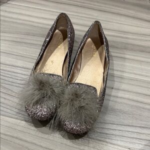 Kenneth Cole Reaction GENIE Glittery Flats with Fur Detail